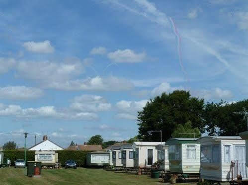 Hôtel Copthorne Caravans à Merston Extérieur photo